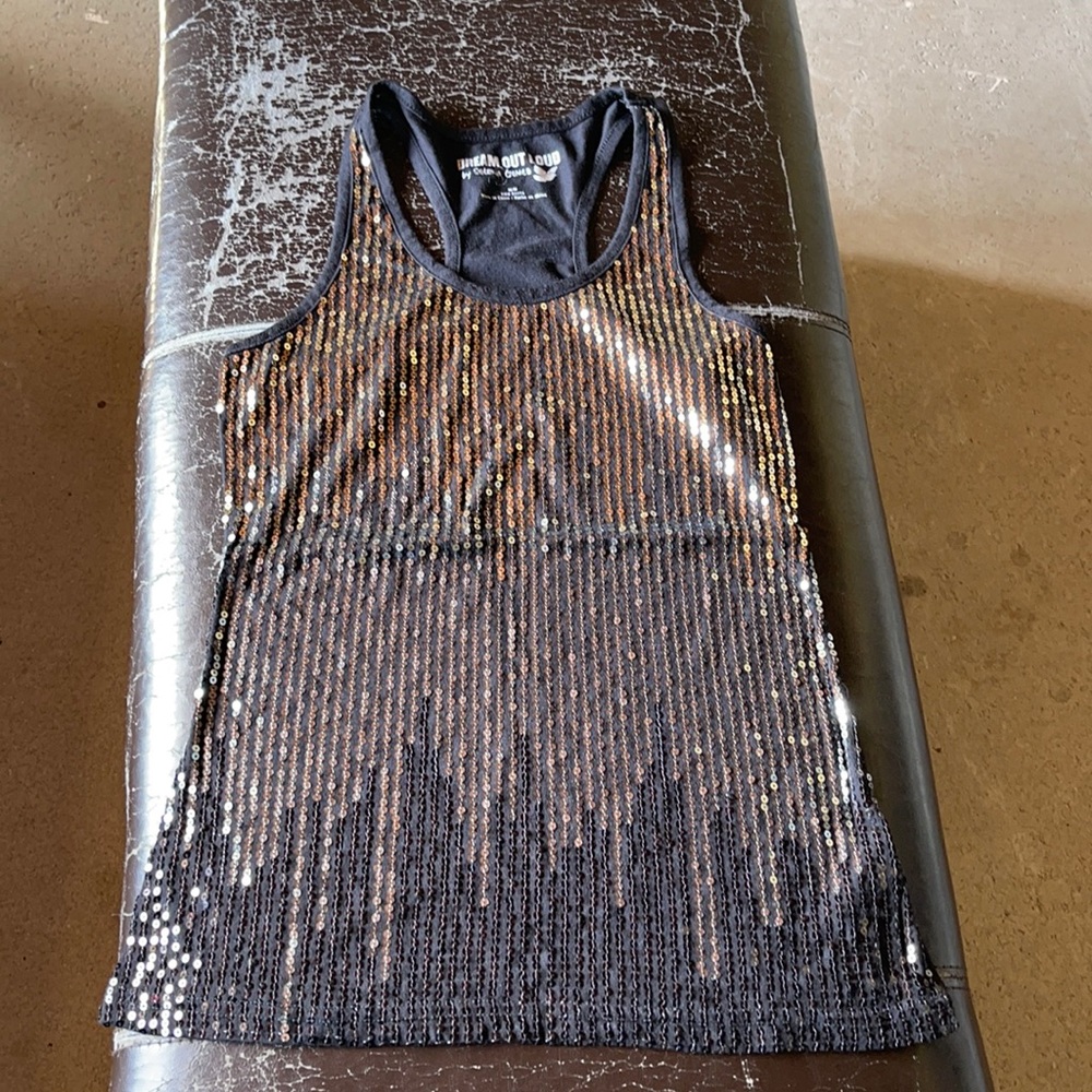 Sequin tank